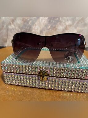 Oscar by Oscar de la Renta Dark Gradient Shield Sunglasses with White frames